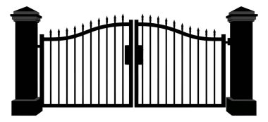 Siyah işlemeli demir bir kapı, iki sütun ve kıvrımlı bir üst ve beyaz arka planda sivri uçlu çiviler, dekoratif ve güvenli bir giriş.