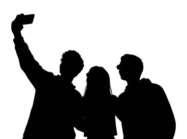 Siluet insanlar hayattan zevk alıyorlar cep telefonuyla selfie çekiyorlar.