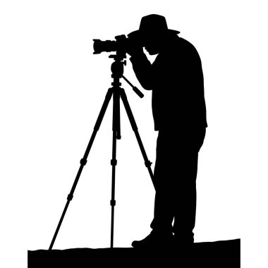 Siluet Fotoğrafçısı Kamera ve Tripod ile Bir Anı Yakalıyor