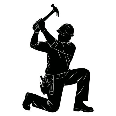 Çekiç ve alet kemeri olan inşaat işçisi vurmaya hazır.