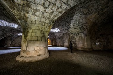 Hoch ber der Stadt und dem Rhein thront. 400 Jahren der Munot..