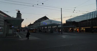 İsviçre 'deki eski kasaba St. Gallen' de yürüyüş turu.