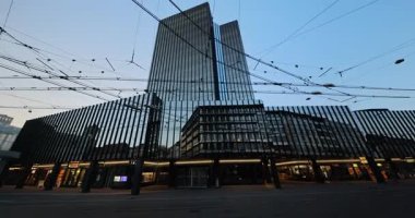 İsviçre 'deki eski kasaba St. Gallen' de yürüyüş turu.