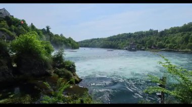 Parktaki nehri Rheinfall 8k ultra hd