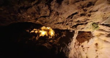 Dağlardaki güzel mağara Kristallhle Kobelwald