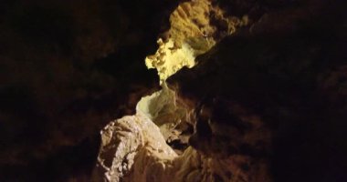 Dağlardaki güzel mağara Kristallhle Kobelwald