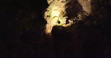 Dağlardaki güzel mağara Kristallhle Kobelwald