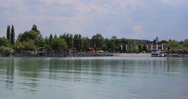 Parktaki güzel göl