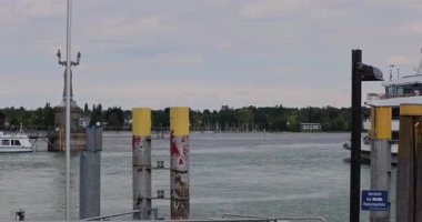 Arkadaki göldeki yolcu gemisi Konstanz 8k ultra hd