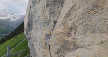 Dağların güzel manzarası İsviçre 'yi mümkün kılar