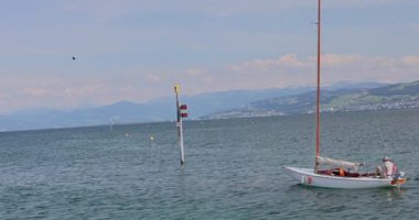 Yelkenli manzarası detayları Obersee 8k ultra HD 