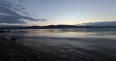 Güzel gün batımı gökyüzü bulutlu