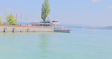 İtalya 'daki Trieste Gölü, 8k ultra HD' de.