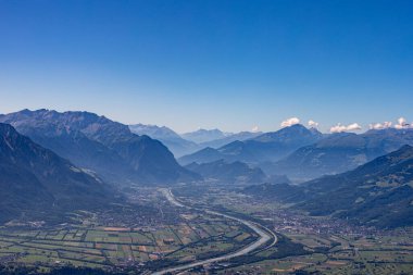 Dağların güzel manzarası