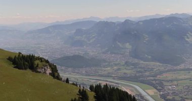 dağ manzarası üzerinde göster