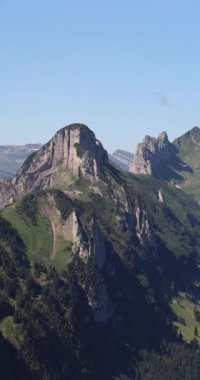 Dağ sırasının görüntüsü