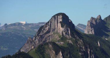 Dağların güzel manzarası