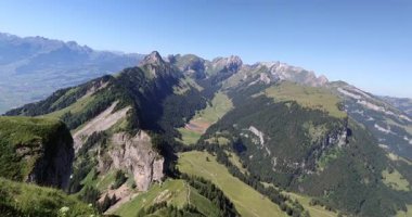 Dağların güzel manzarası