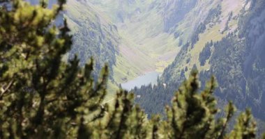 Dağlardaki dağ manzarası