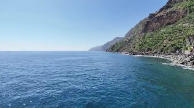 Güzel okyanus manzarası Madeira. Portekiz.