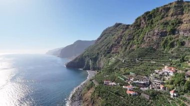 Madeira, Portekiz 'deki okyanus manzarası. yüksek kaliteli fotoğraf