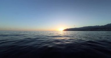 Okyanusta gün batımı Madeira adasında, Portekiz 'de güneşli