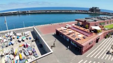 Portekiz 'in Atlantik Okyanusu' ndaki Madeira adasındaki Funchal şehri Cristiano Ronaldo Müzesi 'nin yukarısından görülmektedir.