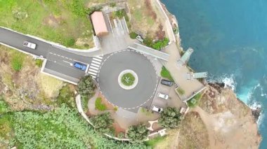 Madeira 'daki Akdeniz adasının havadan görünüşü.