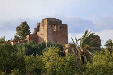 Güneşli bir günde Malaga İspanya 'nın panoramik manzarası. Arka planda Malaga' nın Alcazaba duvarları. Yüksek kalite fotoğraf