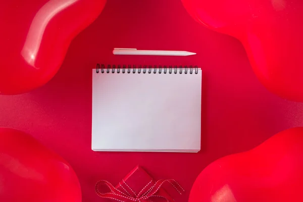 День Святого Валентина Сладкий Праздник Фон Красными Шарами Форме Сердца — стоковое фото