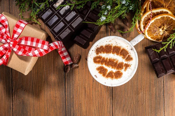 Cappuccino Sıcak Çikolatalı Latte Kahve Mutlu Noeller Sıcak Ahşap Arka — Stok fotoğraf