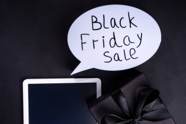 Kara Cuma satış geçmişi. Üzerinde 