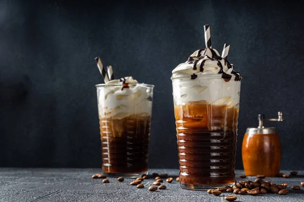 Kallt Kaffe Dryck Frappe Frappuccino Med Vispgrädde Och Chokladsirap Med — Stockfoto