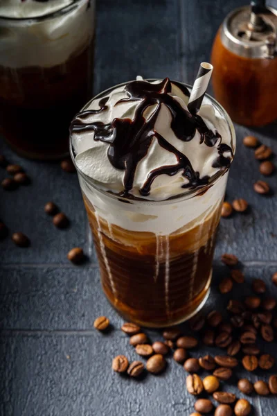 Frappe Bebida Café Frio Frappuccino Com Chantilly Xarope Chocolate Com — Fotografia de Stock
