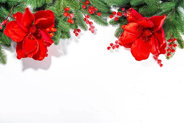 Простое Белое Рождество Новогодние Праздники Фон Ветками Елки Зимние Красные — стоковое фото