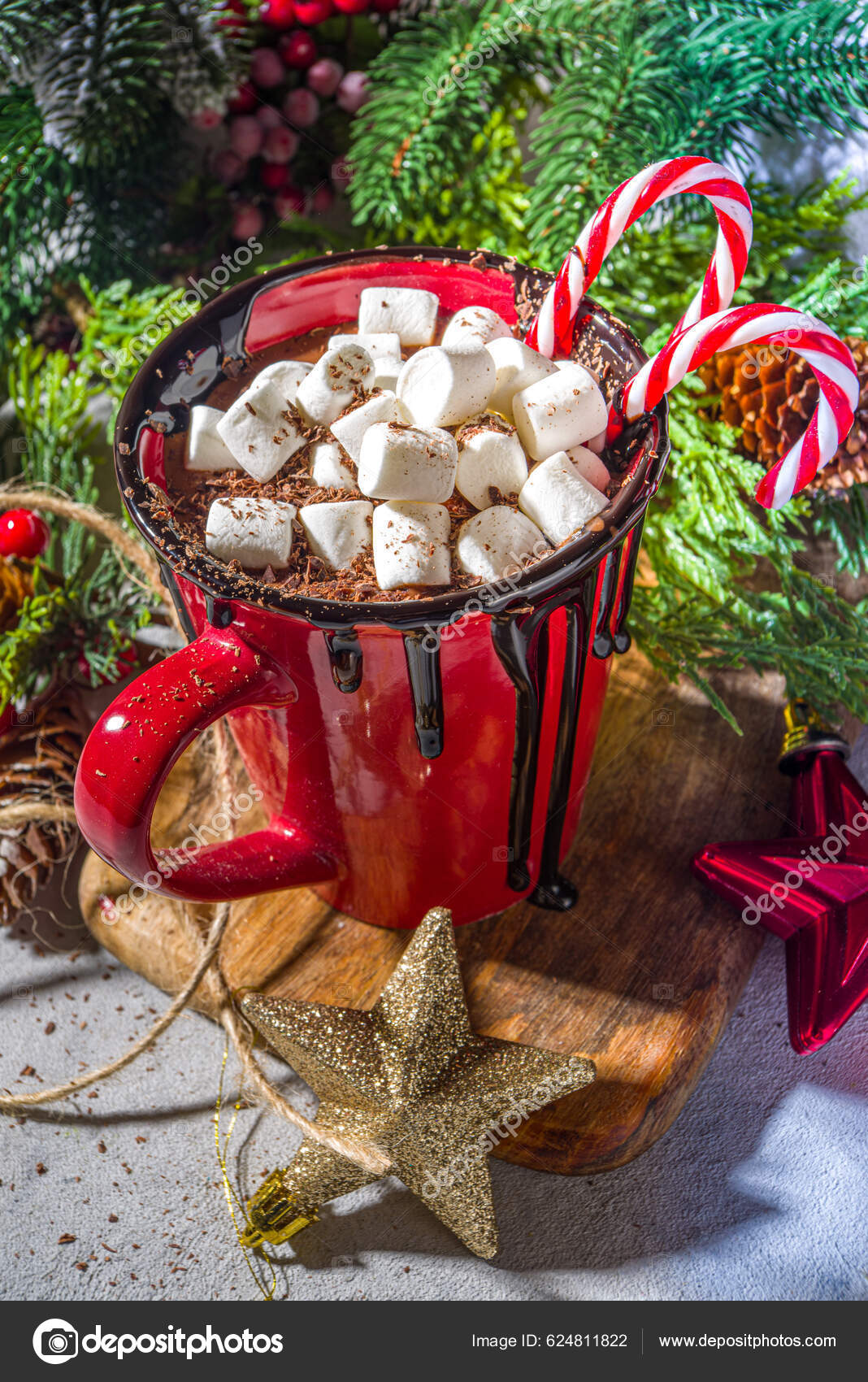DIY HOLIDAY MARSHMALLOW DRINK TOPPERS 