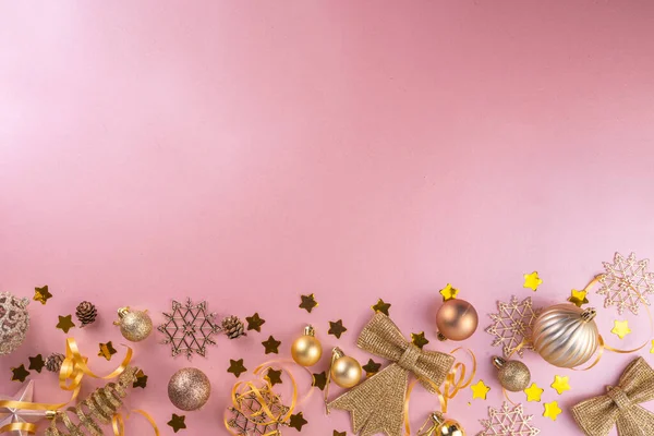 Rosa Ouro Natal Fundo Ano Novo Com Bugiganga Dourada Decoração — Fotografia de Stock