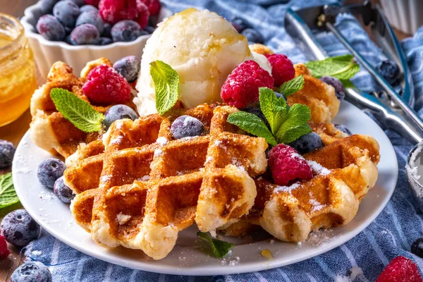 Tasty Homemade Belgian Waffles Raspberries Blueberries Vanilla Ice Cream Syrup —  Fotos de Stock