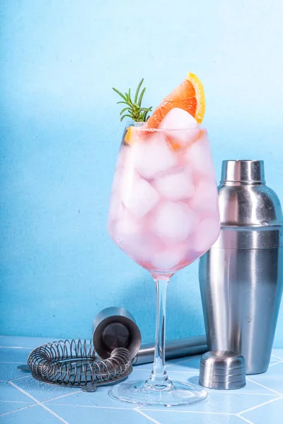 Sommar Alkohol Uppfriskande Dryck Med Grapefrukt Och Rosmarin Grapefrukt Margarita — Stockfoto