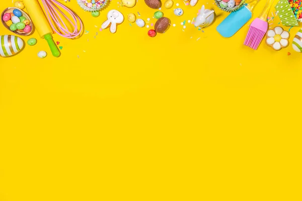 Hoge Kleurige Paasachtergrond Paasverkoop Feestdagen Met Flaylay Kleurrijke Paaseieren Chocolade — Stockfoto