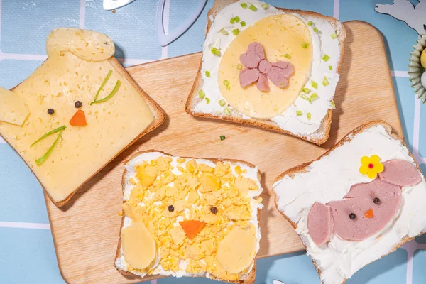 Leuk Grappig Paasontbijt Voor Kinderen Zelfgemaakte Broodjes Broodjes Vorm Van — Stockfoto
