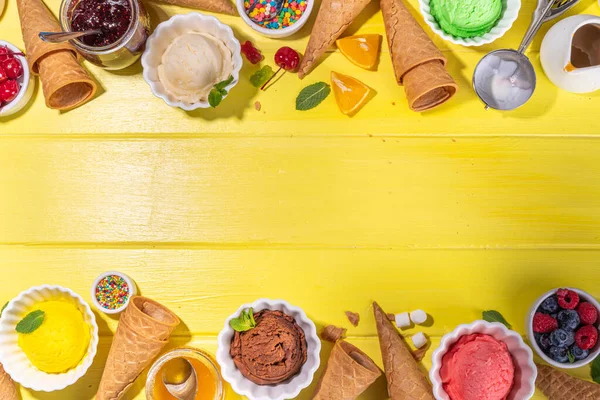 아이스크림 배경에는 아이스크림 뷔페와 젤라토 다이스 스프링 공간을 수있는 색깔의 — 스톡 사진