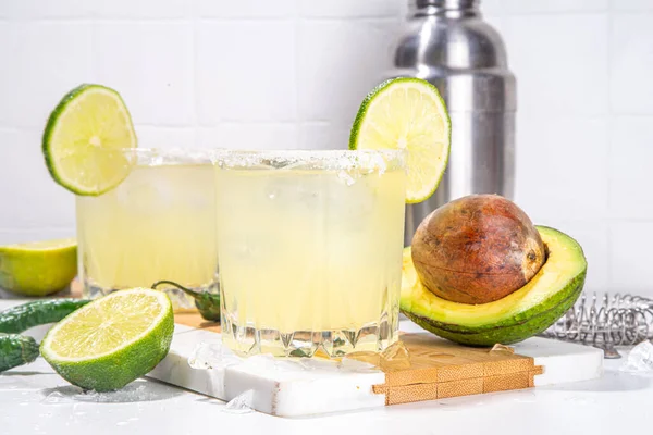 Clásico Refrescante Cóctel Alcohólico Dulce Agrio Bebida Aguacate Margarita Limón — Foto de Stock