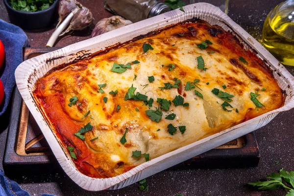 Homemade Cannelloni Pasta Big Tray Baked Cannelloni Minced Meat Bechamel - Stock-foto