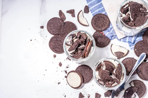 Tejszín Süti Rétegű Desszert Házi Készítésű Oreo Apróság Vaníliás Csokis — Stock Fotó