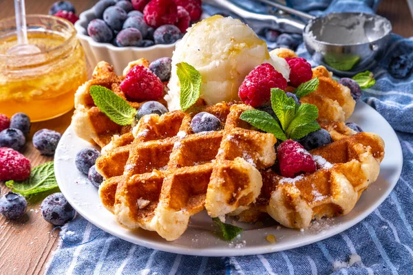 Tasty Homemade Belgian Waffles Raspberries Blueberries Vanilla Ice Cream Syrup —  Fotos de Stock
