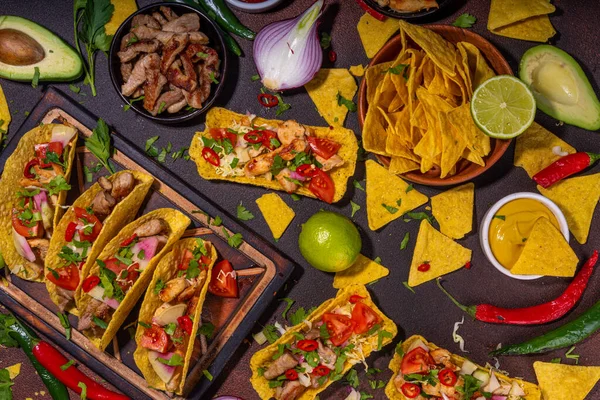 Traditional Mexican Street Food Fast Food Background Corn Taco Nachos — Stock Photo, Image
