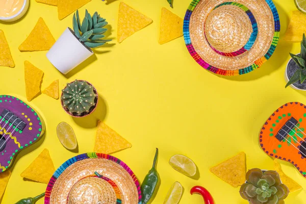 Messicano Cinco Mayo Sfondo Vacanza Con Cactus Messicano Nachos Chips — Foto Stock