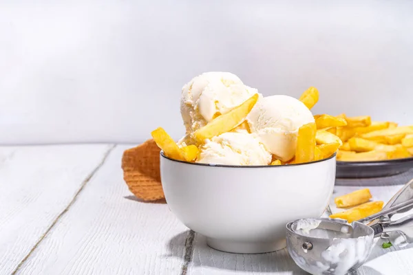 Модный Картофель Фри Мороженое Ванильное Мороженое Оригинальным Картофелем Фри Фри — стоковое фото