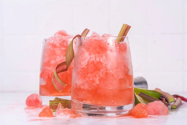 Erfrischender Sommer Rhabarber Saure Fizz Cocktail Gefrorener Fizz Cocktail Süßer — Stockfoto